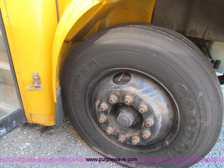 image for item K5517 2003 International 3800 Blue Bird school bus