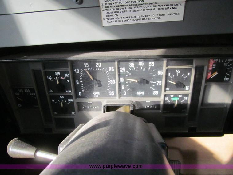 image for item K5517 2003 International 3800 Blue Bird school bus