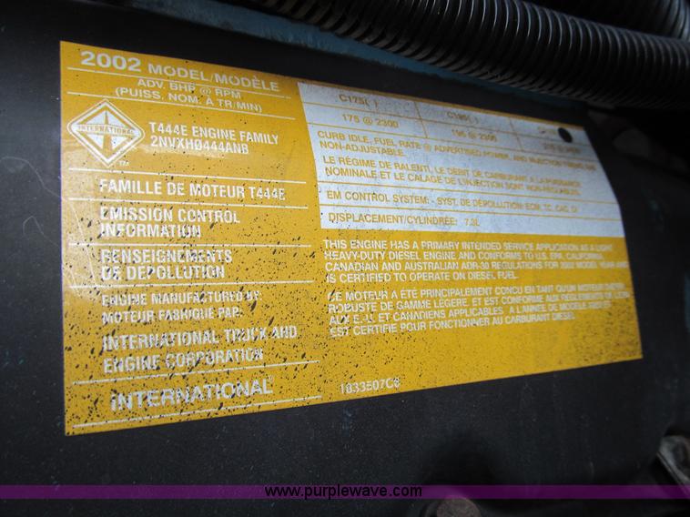 image for item K5517 2003 International 3800 Blue Bird school bus