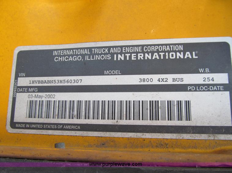 image for item K5517 2003 International 3800 Blue Bird school bus