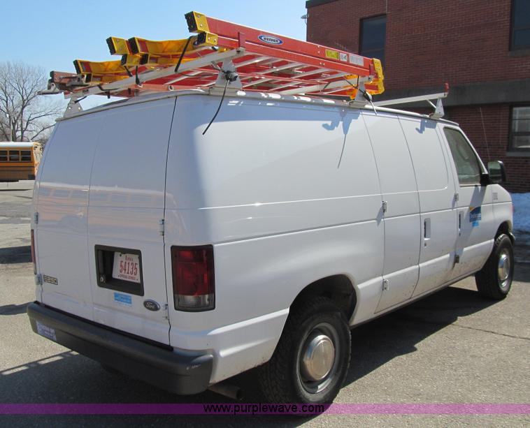 image for item K5518 2003 Ford E250 van