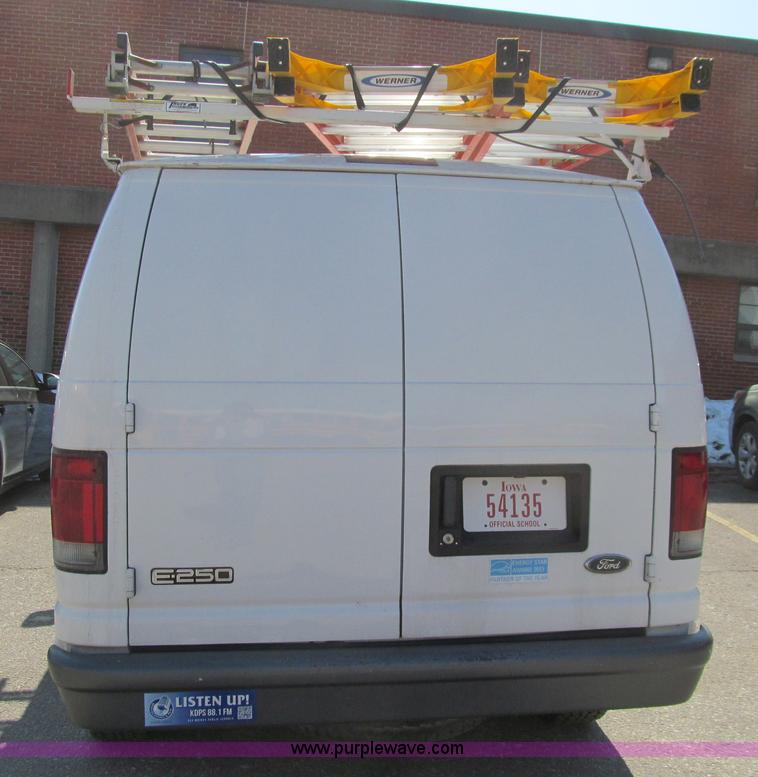 image for item K5518 2003 Ford E250 van