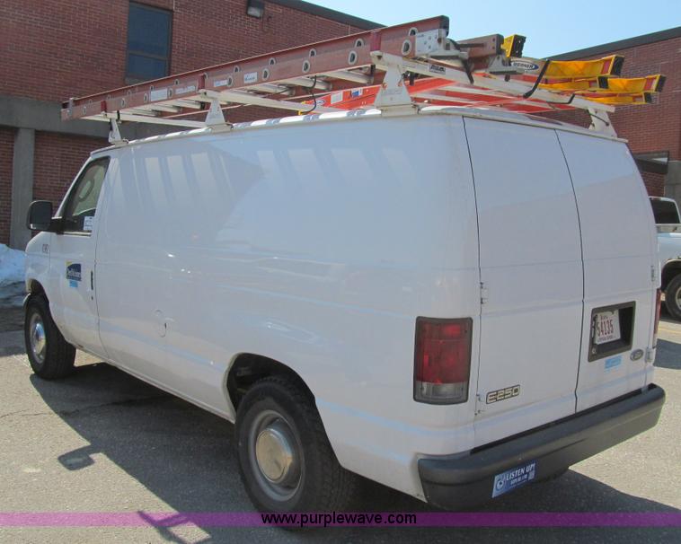 image for item K5518 2003 Ford E250 van