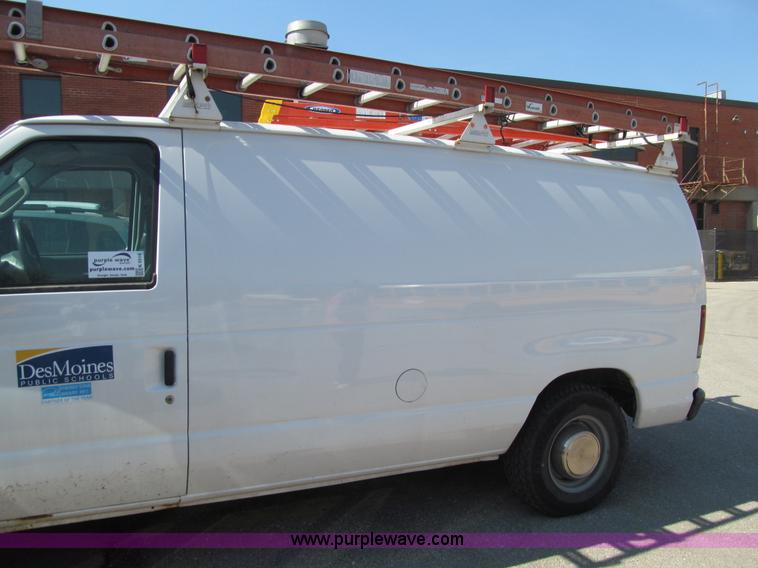 image for item K5518 2003 Ford E250 van