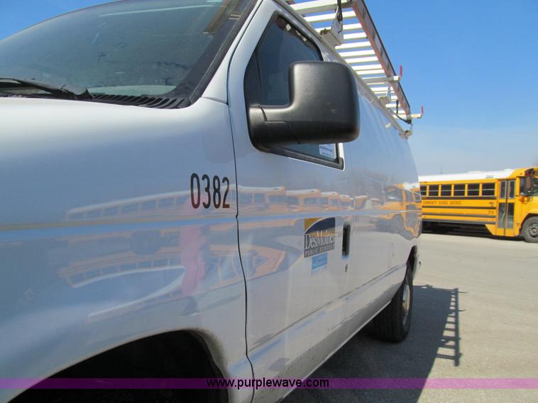 image for item K5518 2003 Ford E250 van