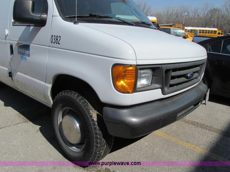 image for item K5518 2003 Ford E250 van