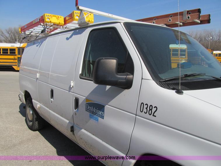 image for item K5518 2003 Ford E250 van
