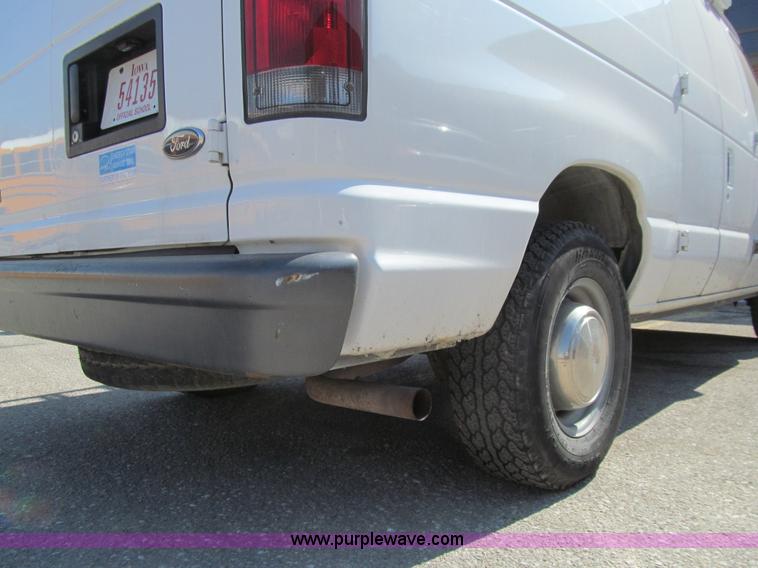 image for item K5518 2003 Ford E250 van