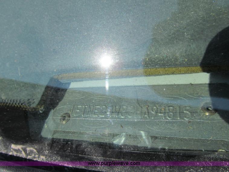 image for item K5518 2003 Ford E250 van