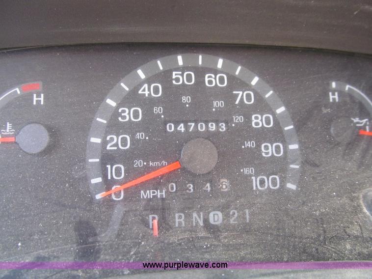 image for item K5518 2003 Ford E250 van