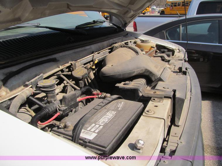 image for item K5518 2003 Ford E250 van