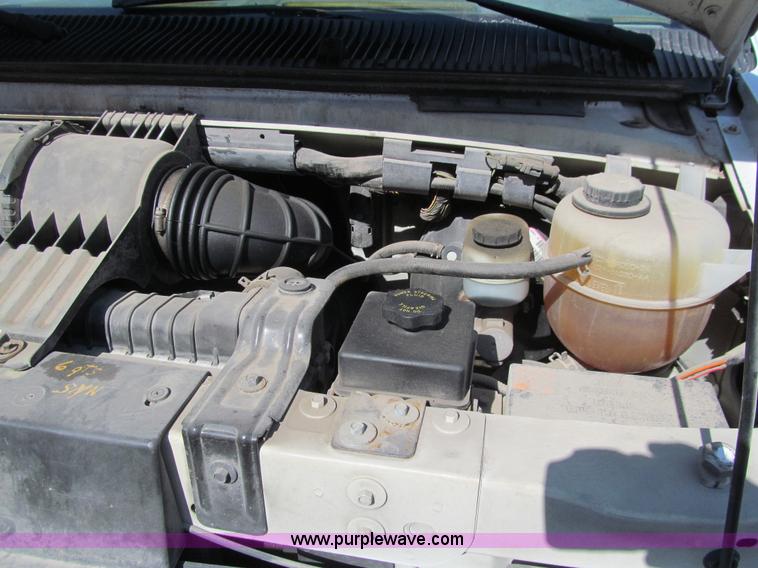 image for item K5518 2003 Ford E250 van