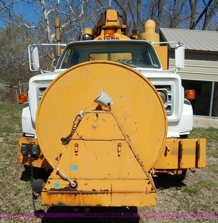 image for item K7333 1987 GMC TopKick vacuum truck