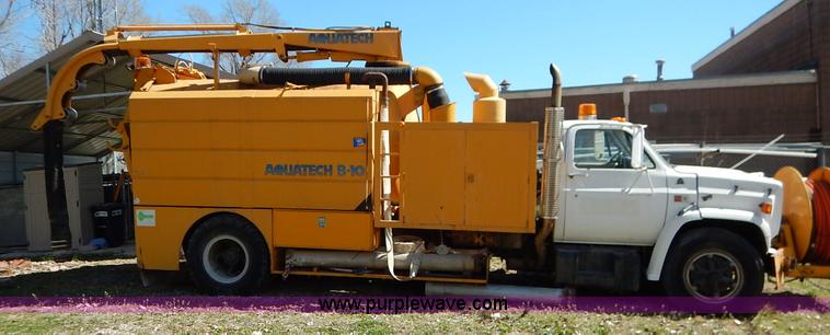 image for item K7333 1987 GMC TopKick vacuum truck