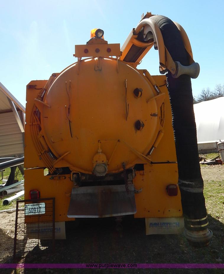 image for item K7333 1987 GMC TopKick vacuum truck