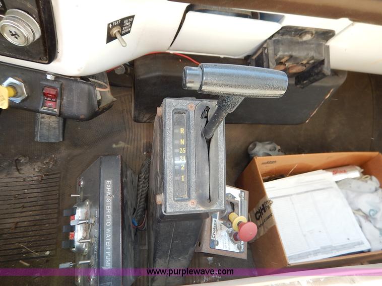 image for item K7333 1987 GMC TopKick vacuum truck