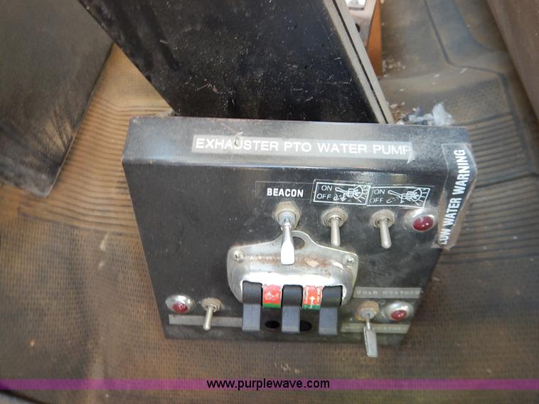 image for item K7333 1987 GMC TopKick vacuum truck