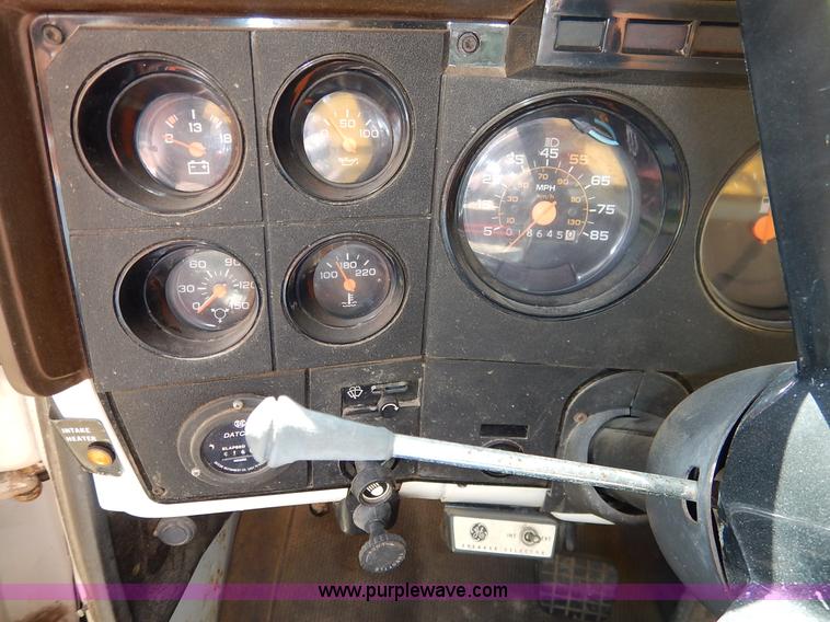 image for item K7333 1987 GMC TopKick vacuum truck