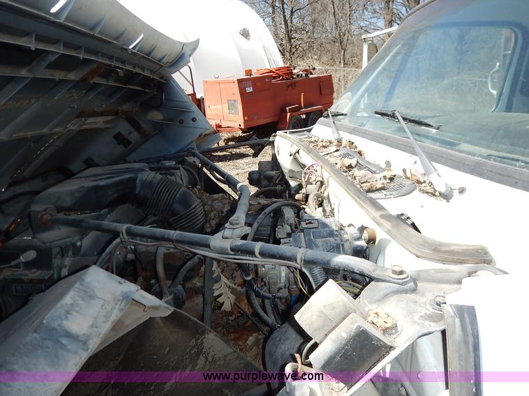 image for item K7333 1987 GMC TopKick vacuum truck