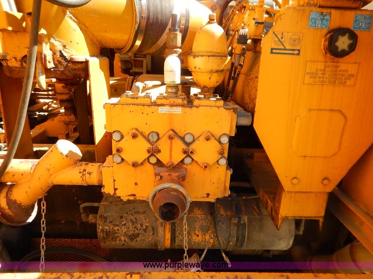 image for item K7333 1987 GMC TopKick vacuum truck