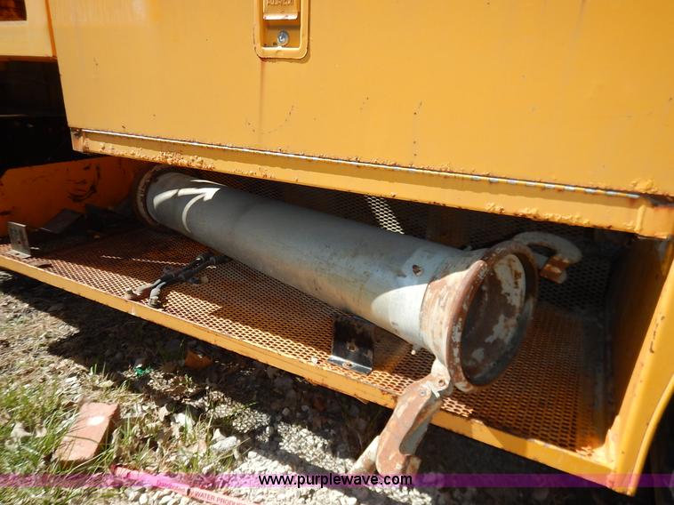 image for item K7333 1987 GMC TopKick vacuum truck