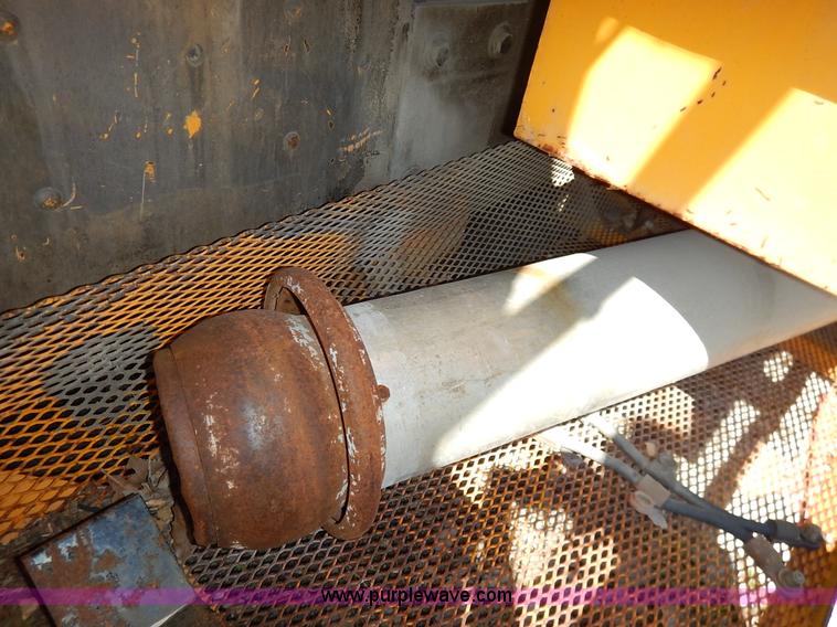 image for item K7333 1987 GMC TopKick vacuum truck