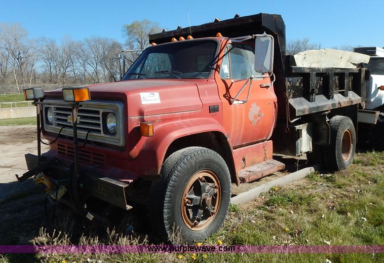 image for item K7337 1986 Chevrolet C70 dump truck