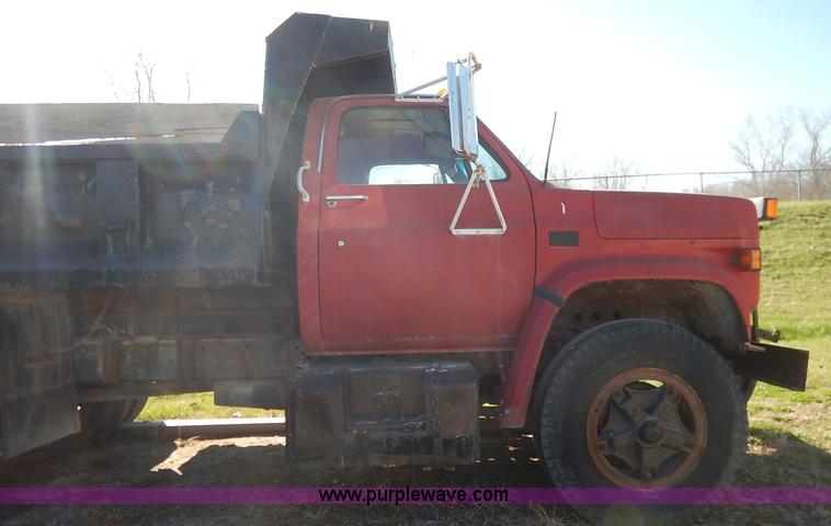 image for item K7337 1986 Chevrolet C70 dump truck