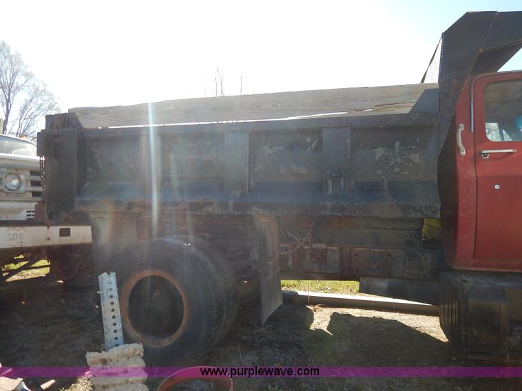 image for item K7337 1986 Chevrolet C70 dump truck
