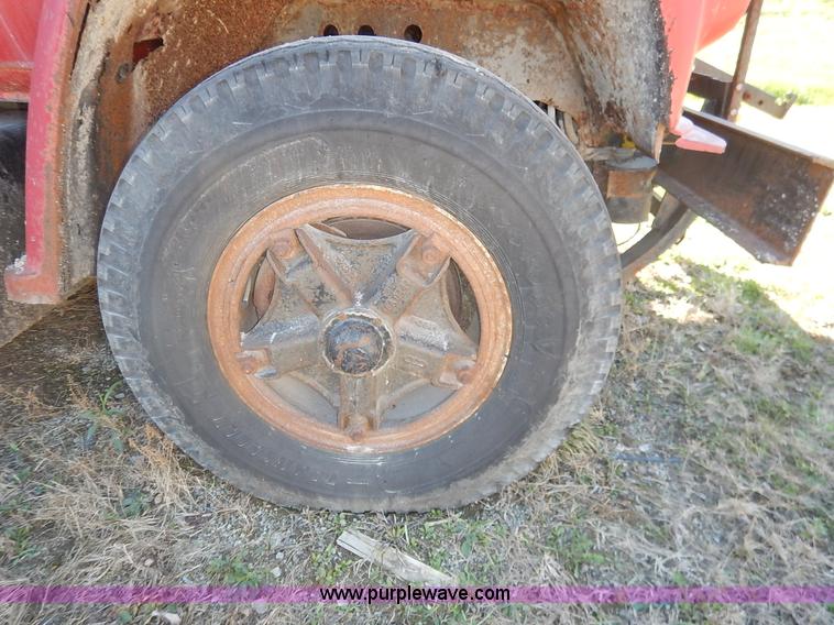 image for item K7337 1986 Chevrolet C70 dump truck