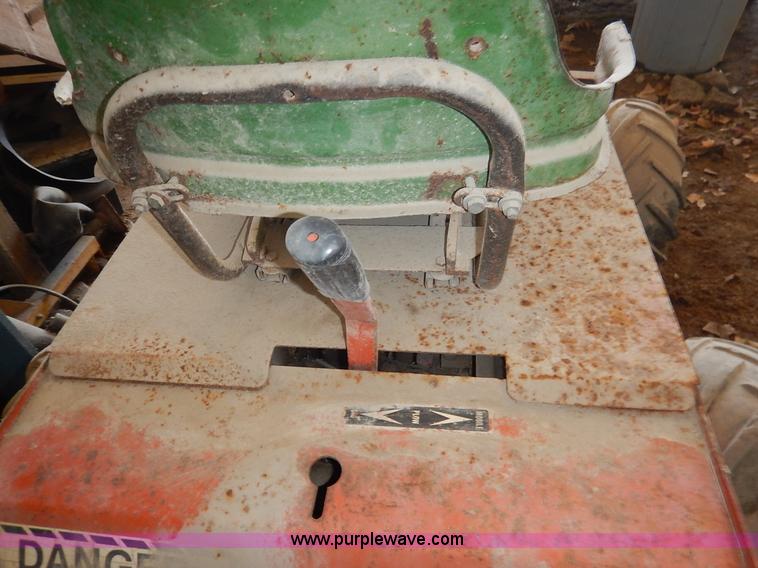 image for item K7338 Ditch Witch J20D trencher