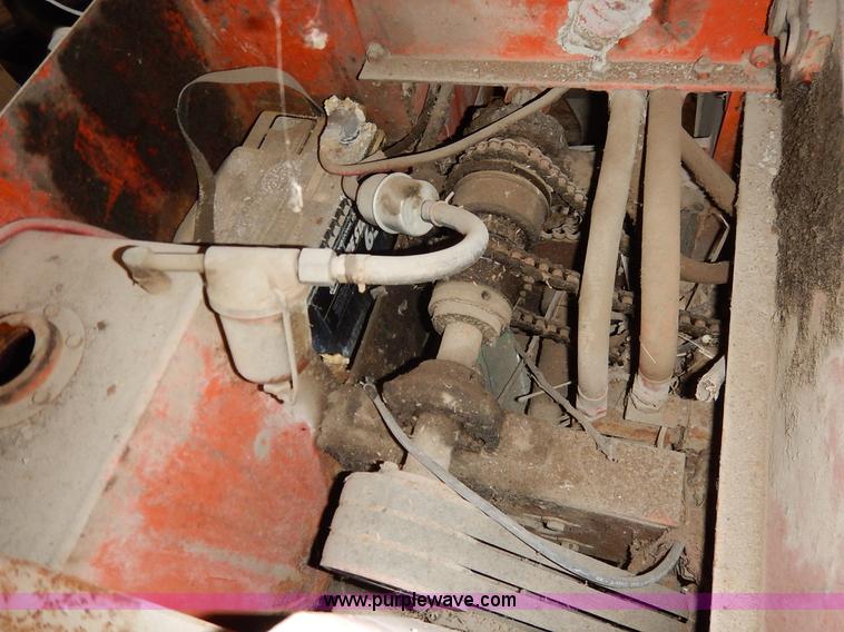 image for item K7338 Ditch Witch J20D trencher