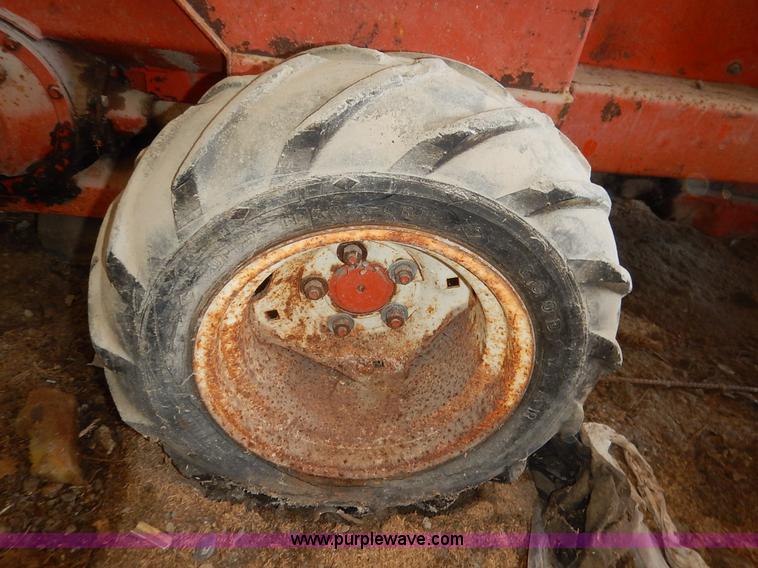 image for item K7338 Ditch Witch J20D trencher