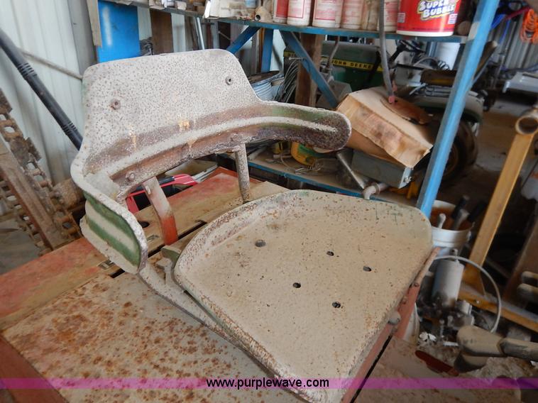 image for item K7338 Ditch Witch J20D trencher