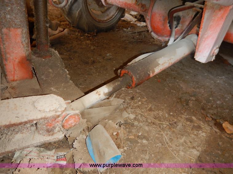 image for item K7338 Ditch Witch J20D trencher