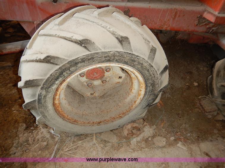 image for item K7338 Ditch Witch J20D trencher