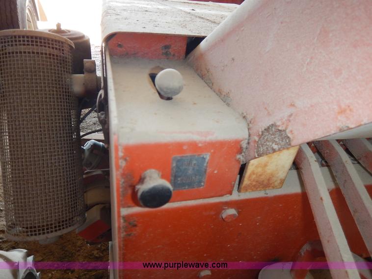 image for item K7338 Ditch Witch J20D trencher