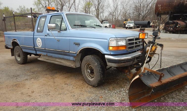 image for item K7376 1997 Ford F250 HD SuperCab pickup truck