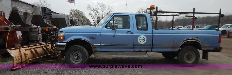 image for item K7376 1997 Ford F250 HD SuperCab pickup truck
