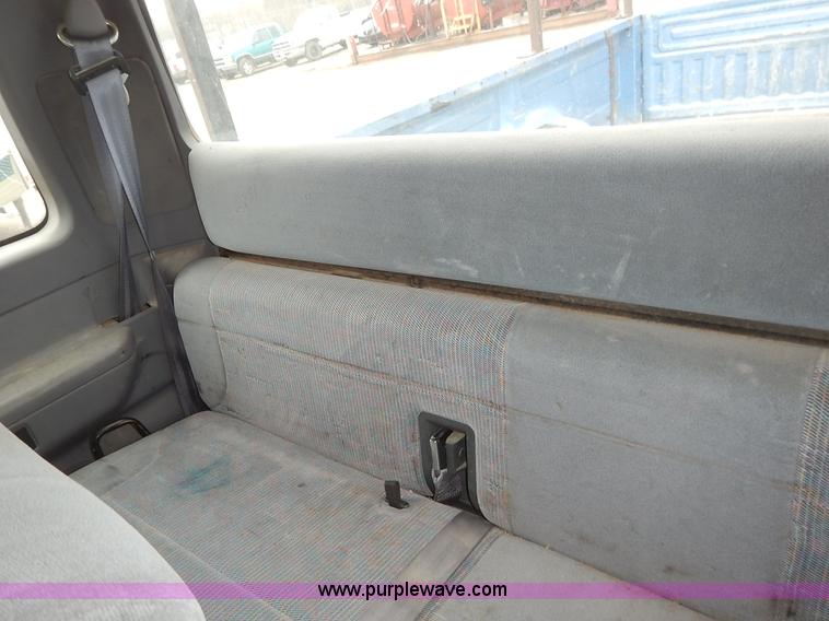 image for item K7376 1997 Ford F250 HD SuperCab pickup truck