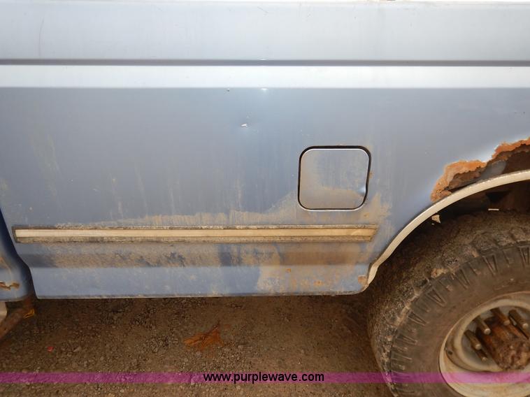 image for item K7376 1997 Ford F250 HD SuperCab pickup truck