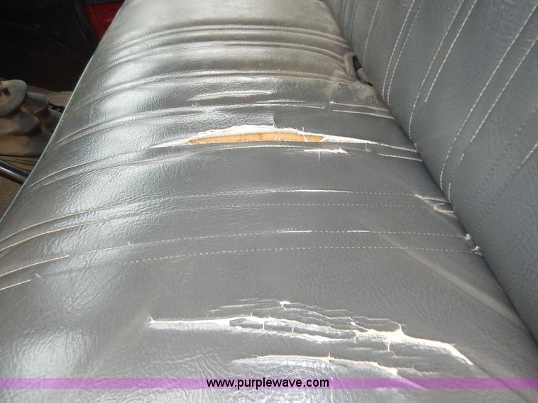 image for item K7378 1990 Ford F700 dump truck