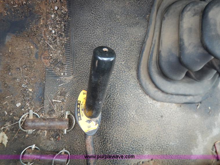 image for item K7378 1990 Ford F700 dump truck