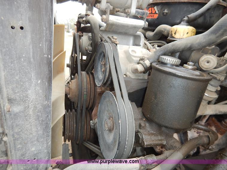 image for item K7378 1990 Ford F700 dump truck