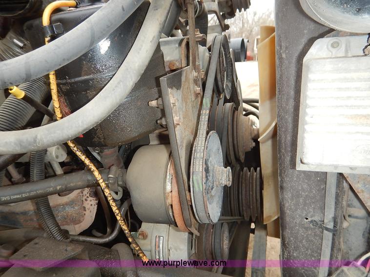 image for item K7378 1990 Ford F700 dump truck