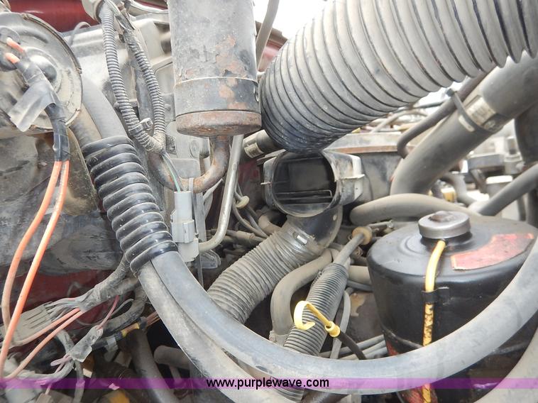 image for item K7378 1990 Ford F700 dump truck