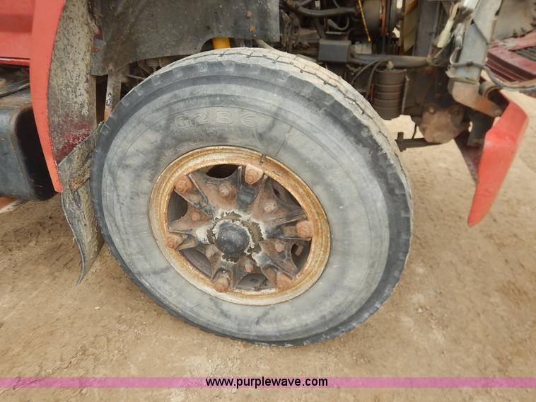 image for item K7378 1990 Ford F700 dump truck