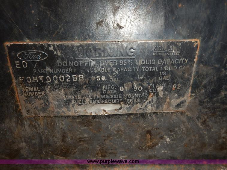 image for item K7378 1990 Ford F700 dump truck