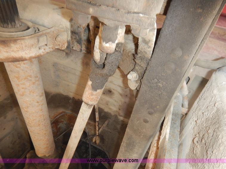 image for item K7378 1990 Ford F700 dump truck