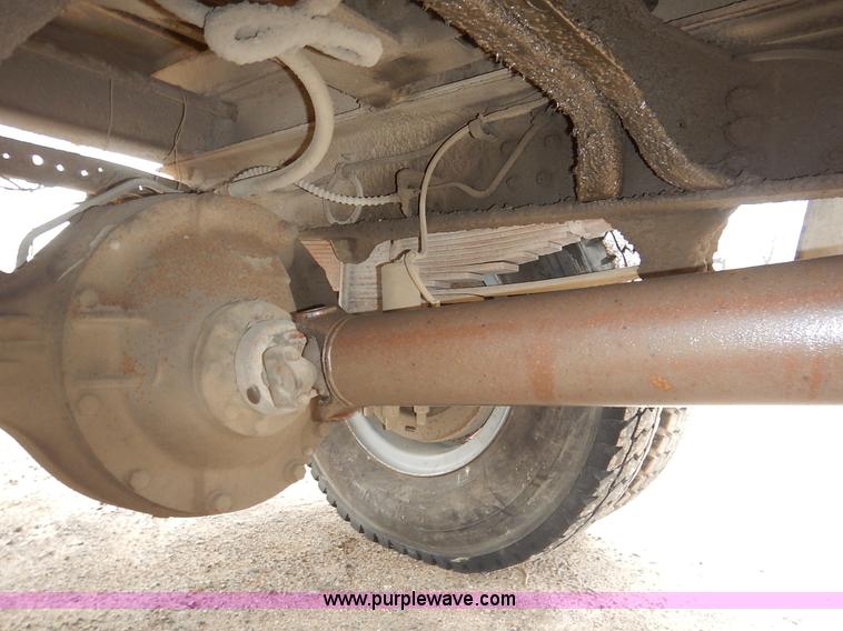 image for item K7378 1990 Ford F700 dump truck